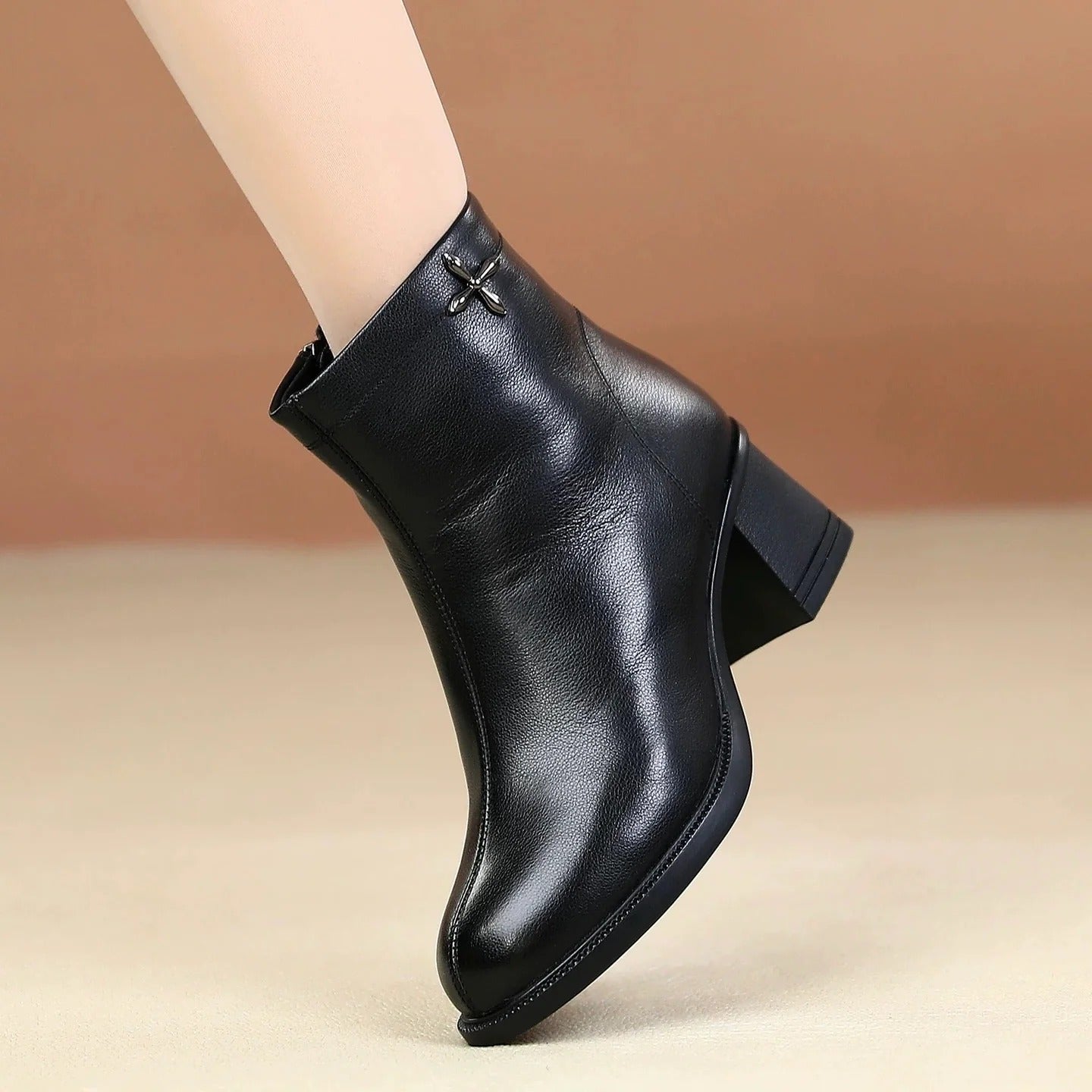 Avenis | Orthopedic Boots