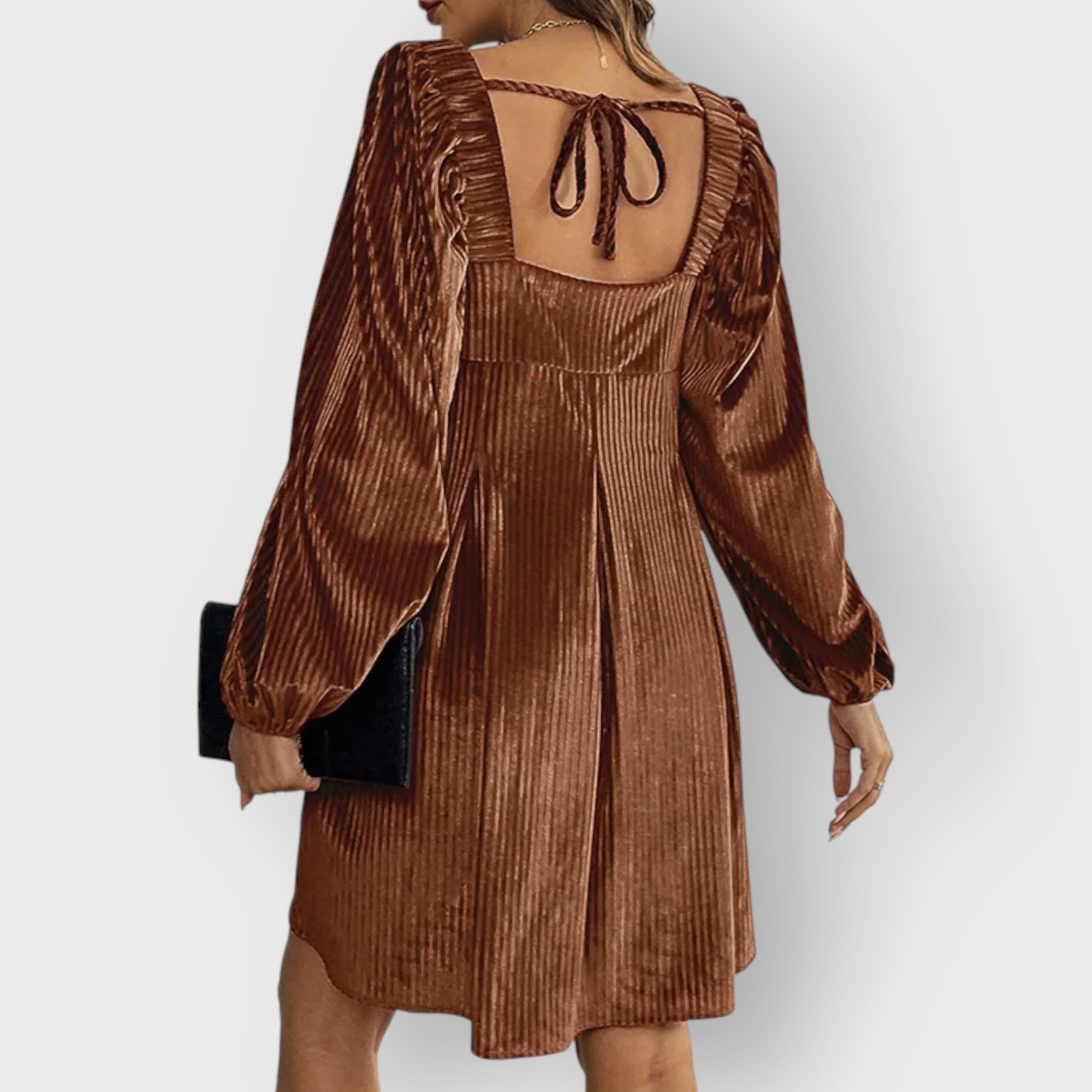 Morlyn | Velvet Chic Backless Square Dress